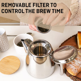Durable stainless steel VeoHome teapot with a modern kitchen look.