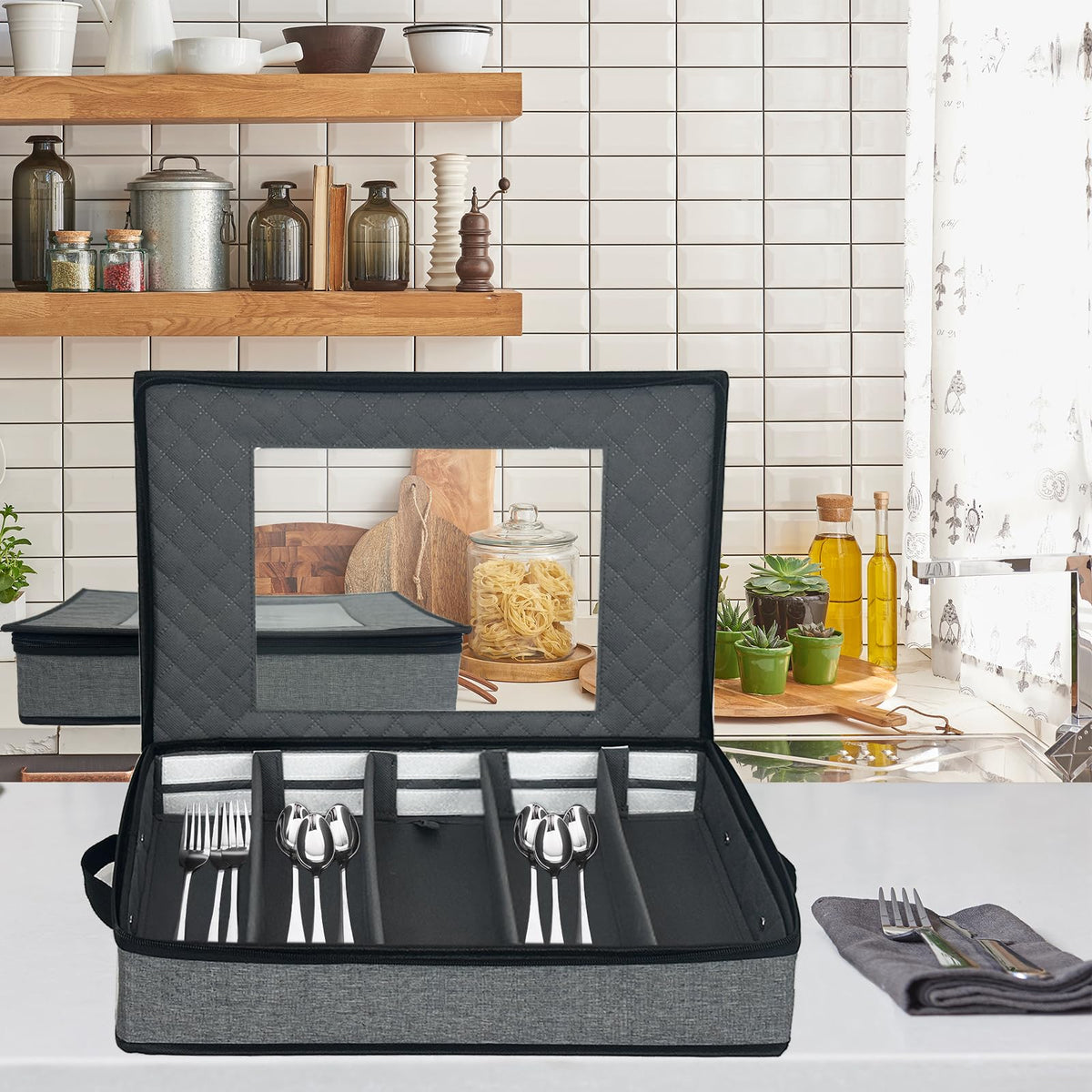 VERONLY flatware storage with sturdy handles for easy transport.