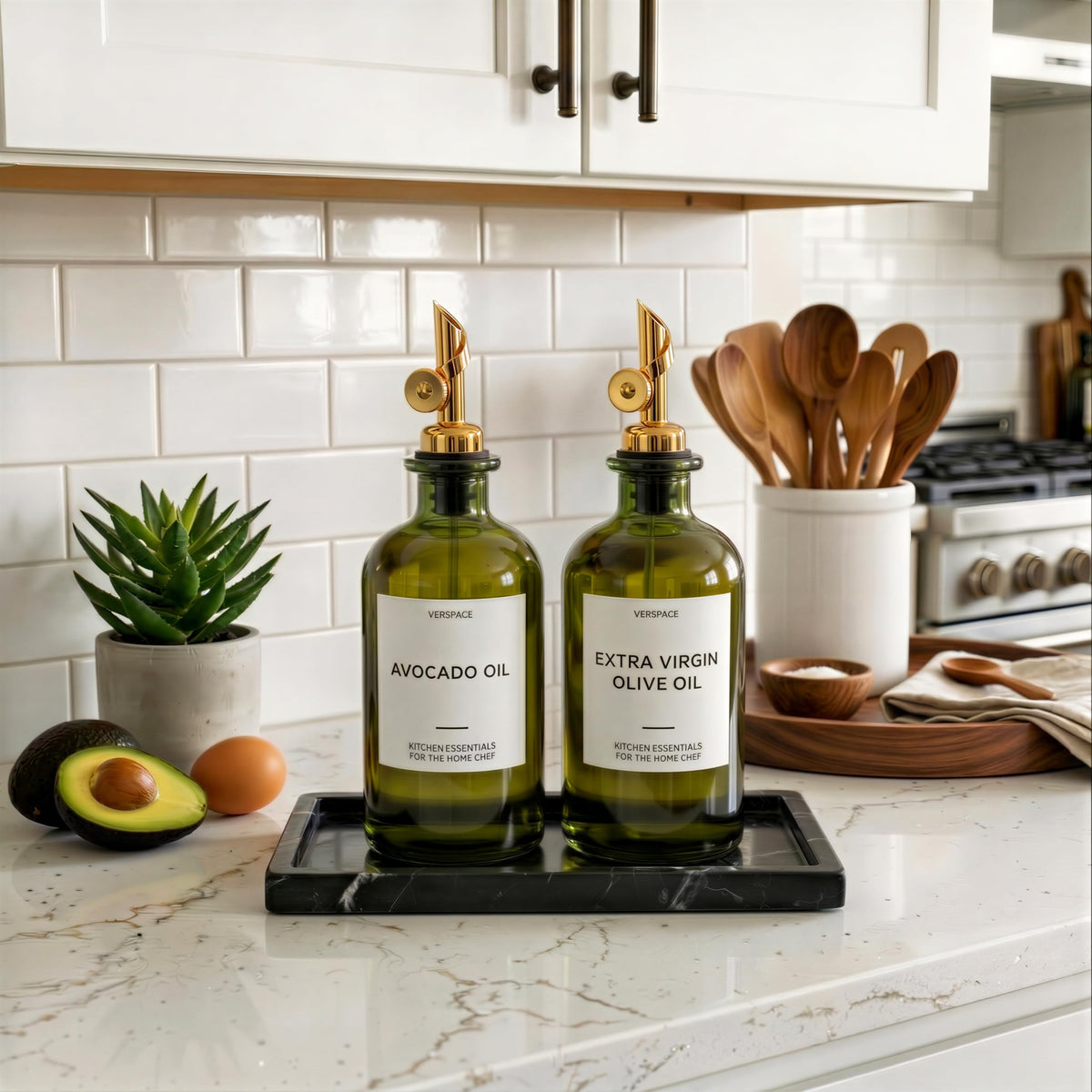 Verspace UV-blocking glass protects olive oil from light to help maintain aroma.