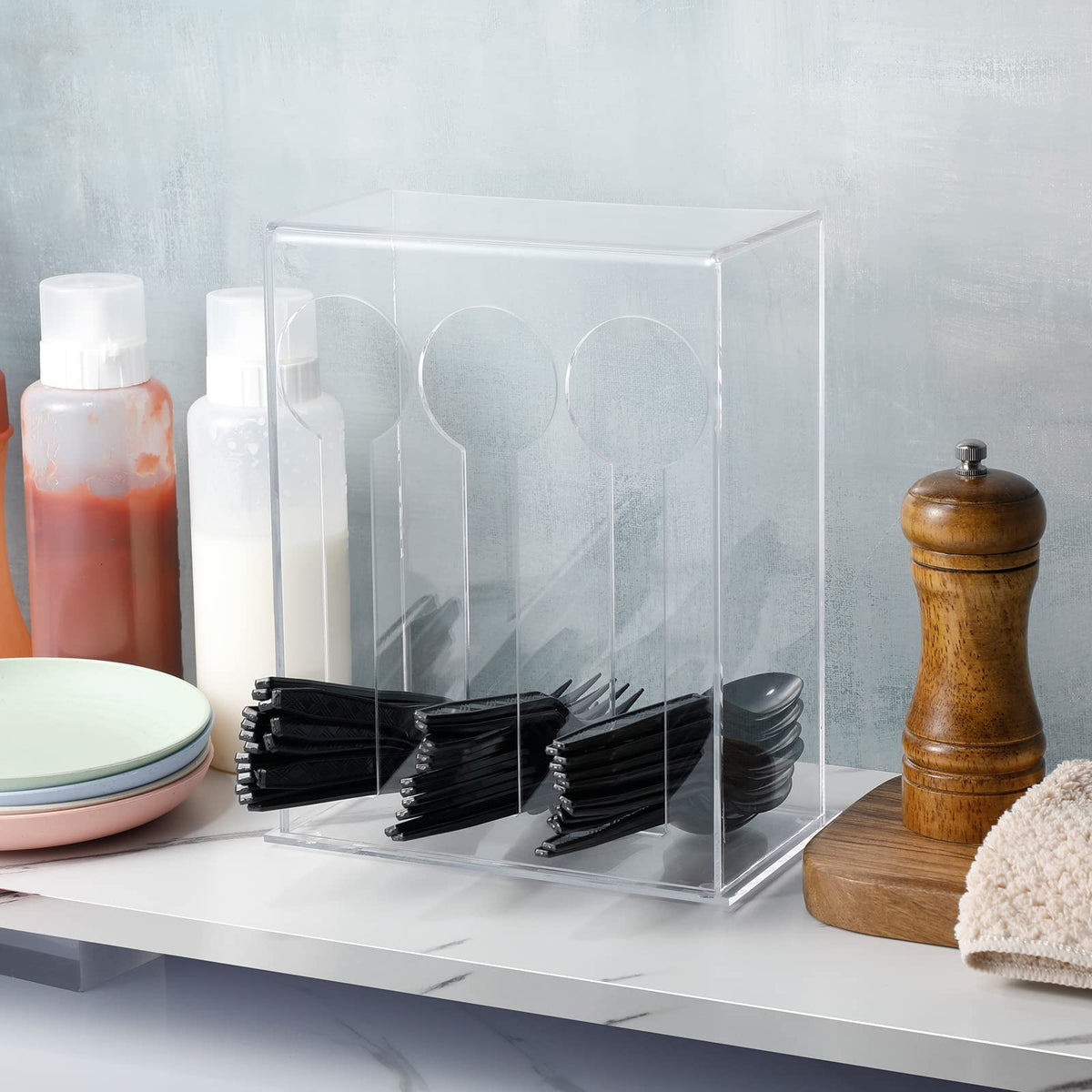 Vesici plastic utensil holder ideal for restaurant settings and quick access.