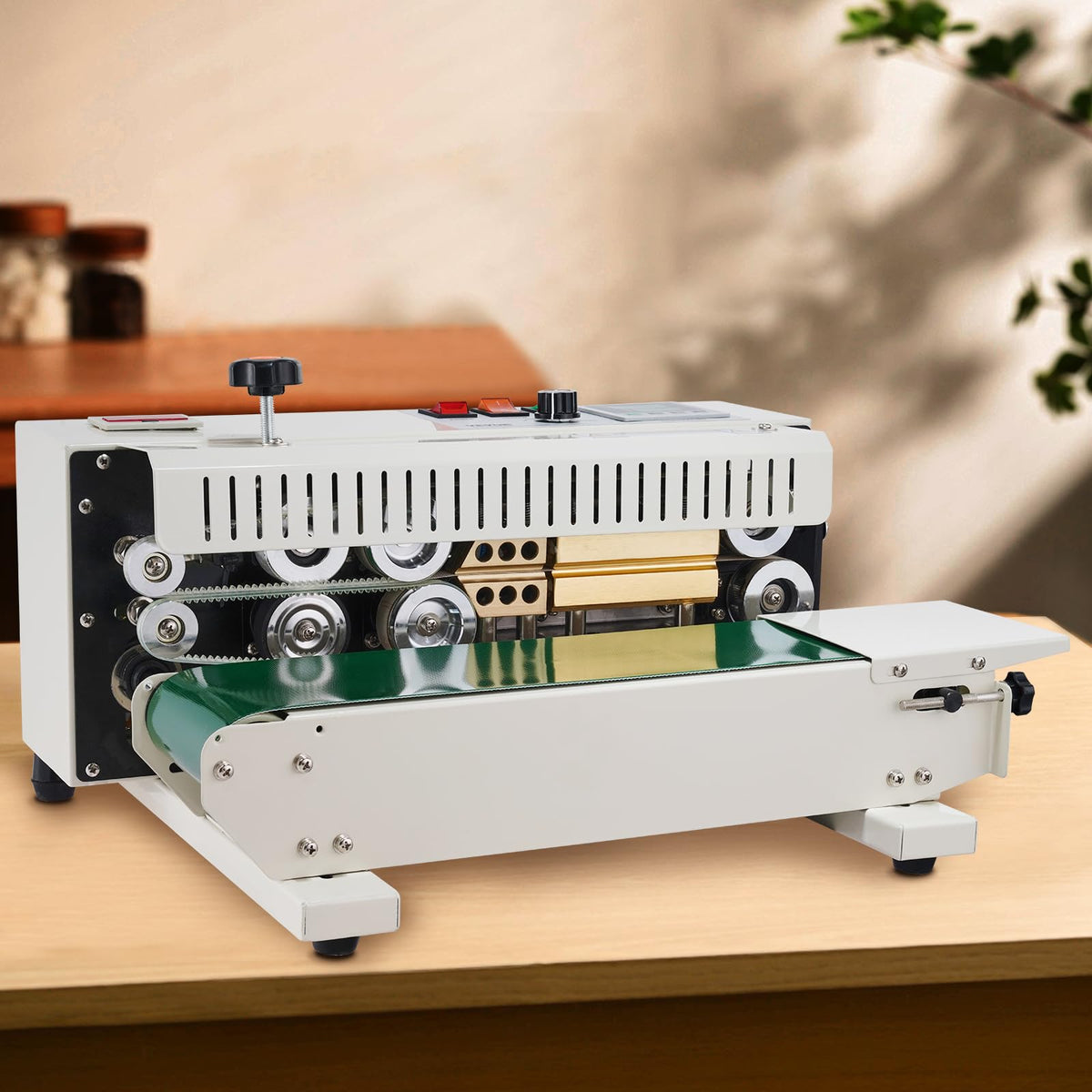 VEVOR FR900K DC copper motor delivers strong, steady sealing power.