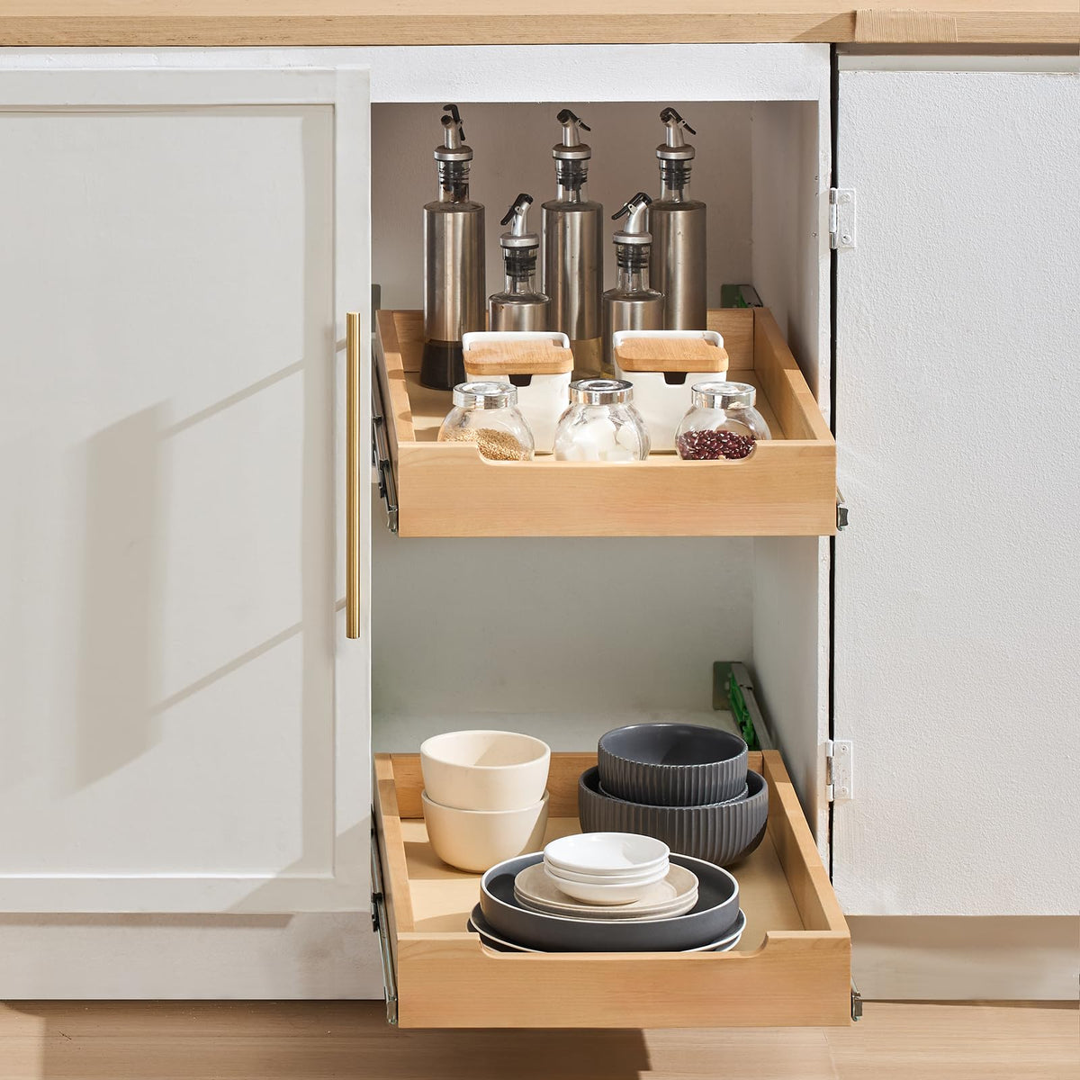 VEVOR organizes pots, pans, lids, and utensils in a tidy cabinet