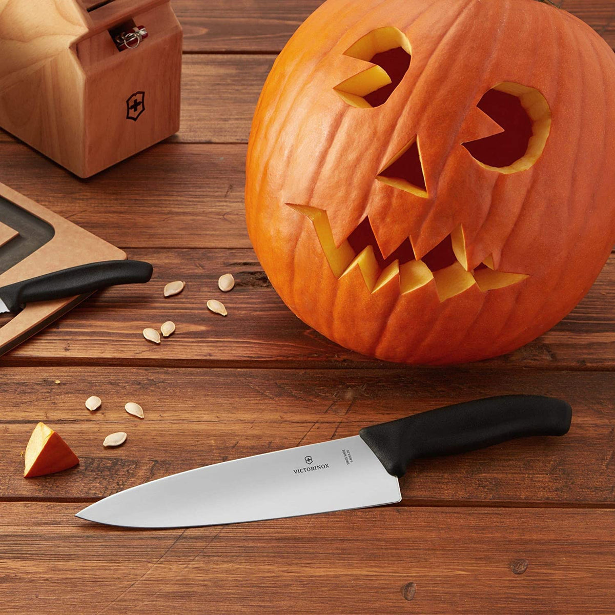 Victorinox Swiss Classic blade profile highlighting straight-edge design