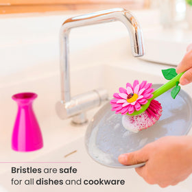 Vigar Flower Power dish brush in sink aiding reach and grease removal
