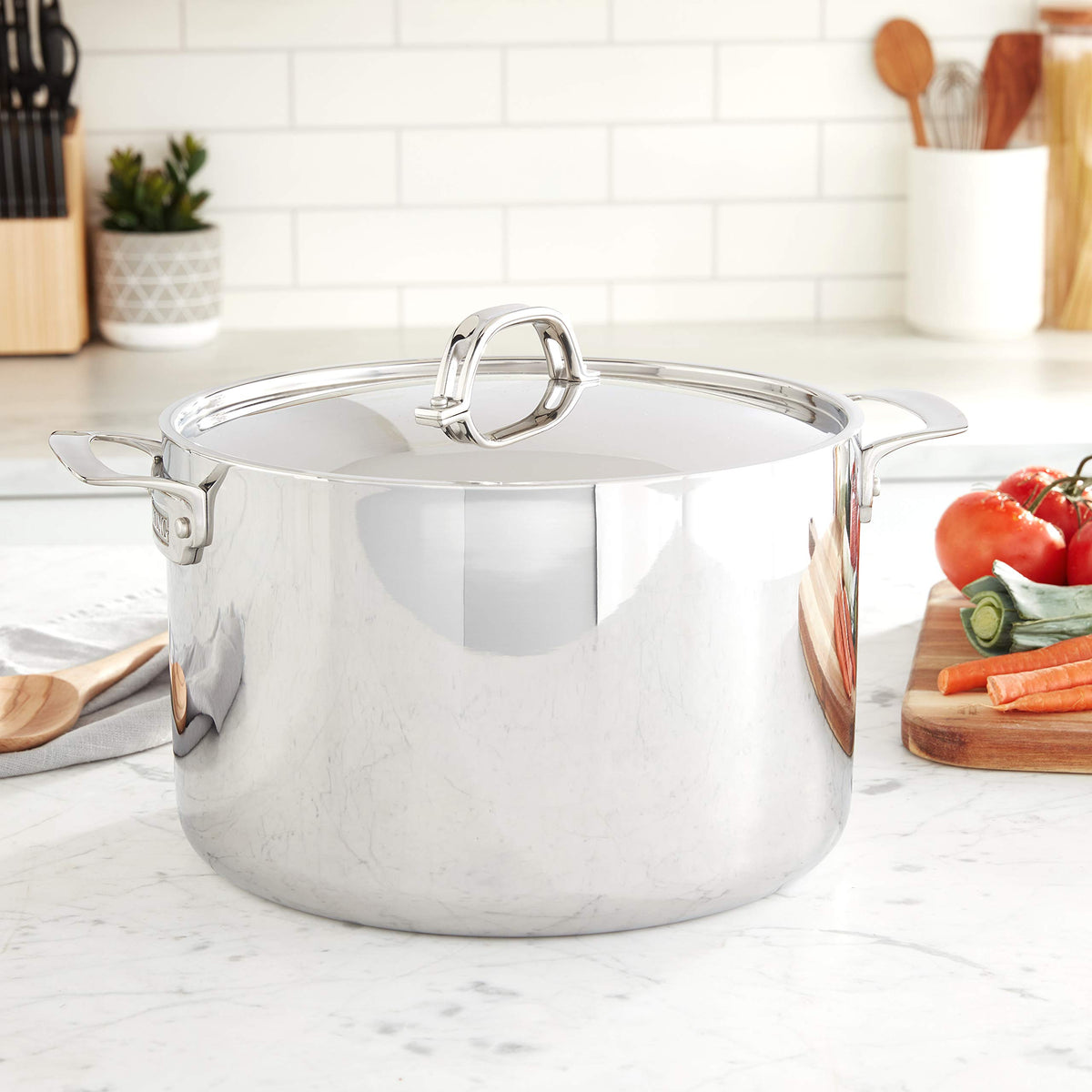 Viking stock pot interior shows 3-ply construction for even heating