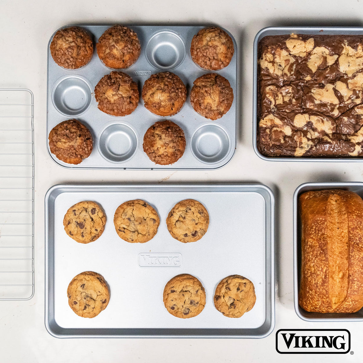 Viking Premium 9-Inch Springform Pan secure-handling design for easy transfer.