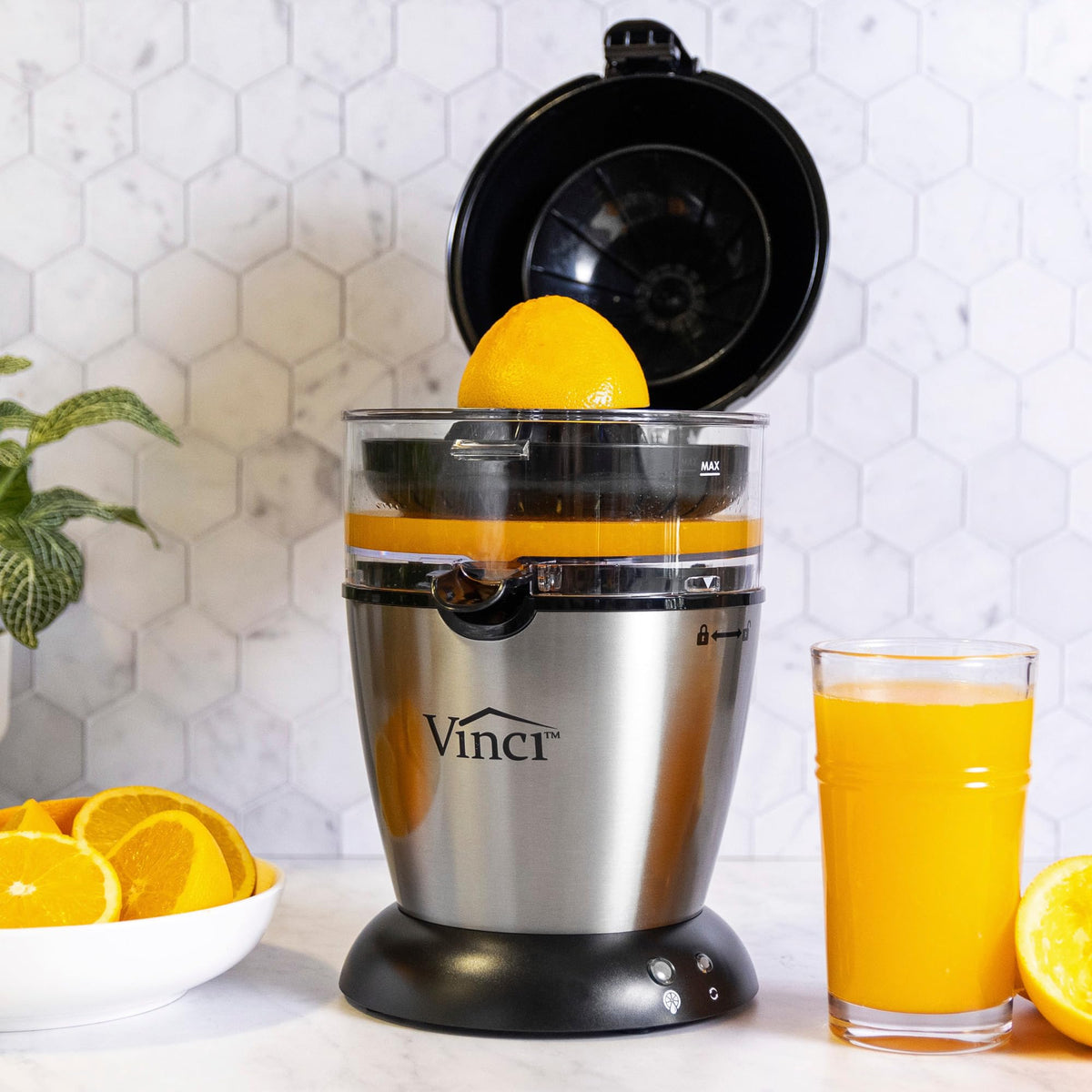 VINCI BPA-free Tritan bowl with 12oz juice reservoir for personal servings