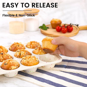 Vinino BPA-free silicone muffin tray for safe, flexible baking.