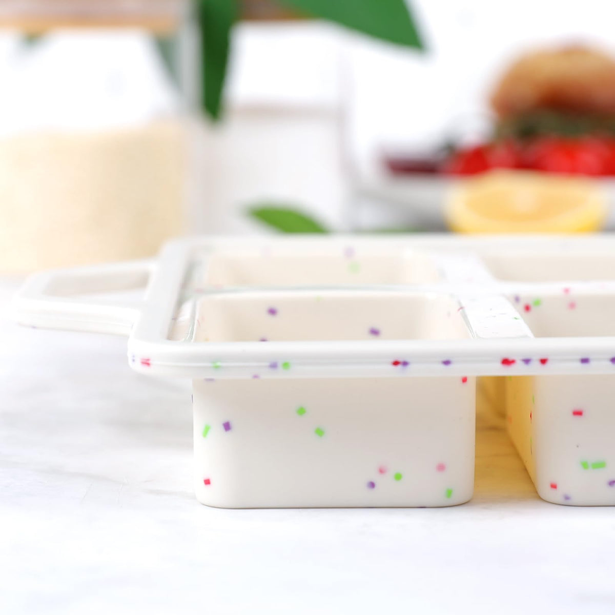 Vinino baking pans suited for cupcakes, cheesecakes, and more