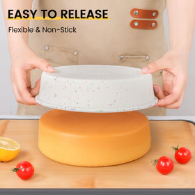 Vinino silicone pan with nonstick coating for smooth release.