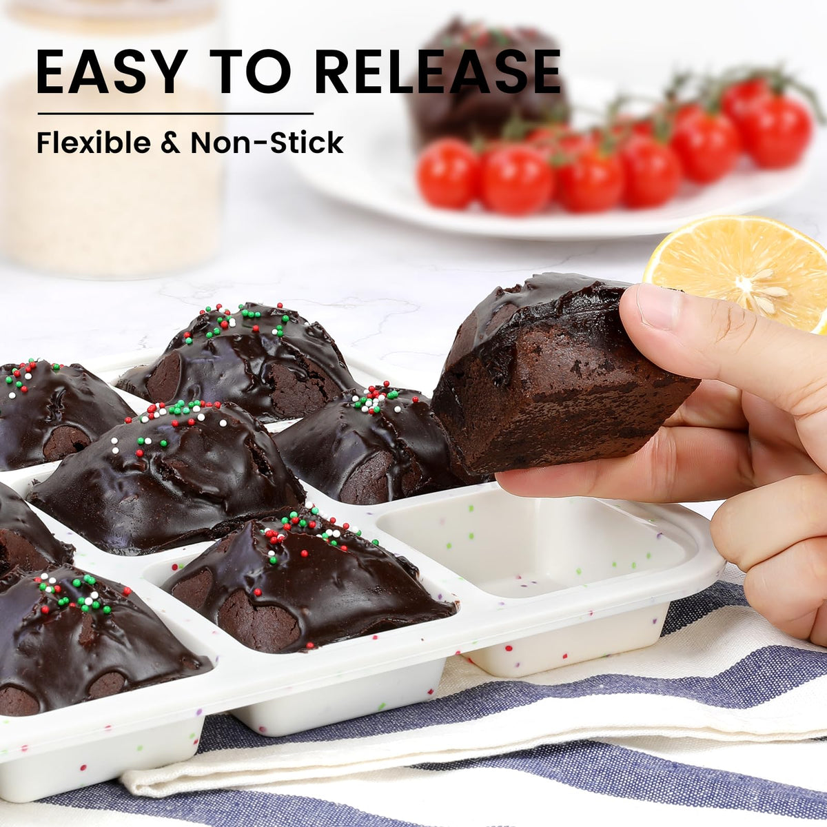 Vinino nonstick silicone pan for quick release of muffins and cupcakes.
