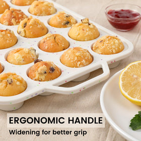 Vinino silicone pan endures wide temperature range for versatile baking.