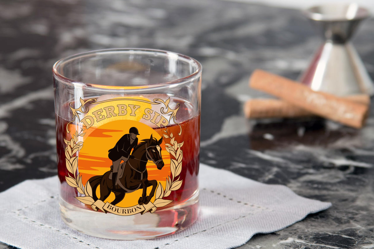 Vinoveltty lead-free glass with a precise firing finish preserves vibrant horse pattern.
