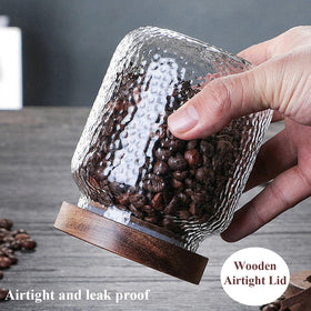 Viovian wooden lid close-up highlights airtight silicone seal