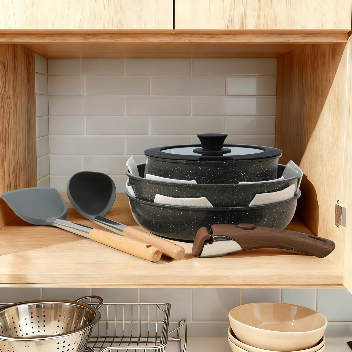 Vipwind 1.5QT covered stewer ideal for gentle simmering and sauces.