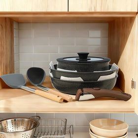 Vipwind 1.5QT covered stewer ideal for gentle simmering and sauces.