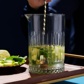 Viski Manhattan Martini Negroni ready glass supports classic cocktails with style and clarity.
