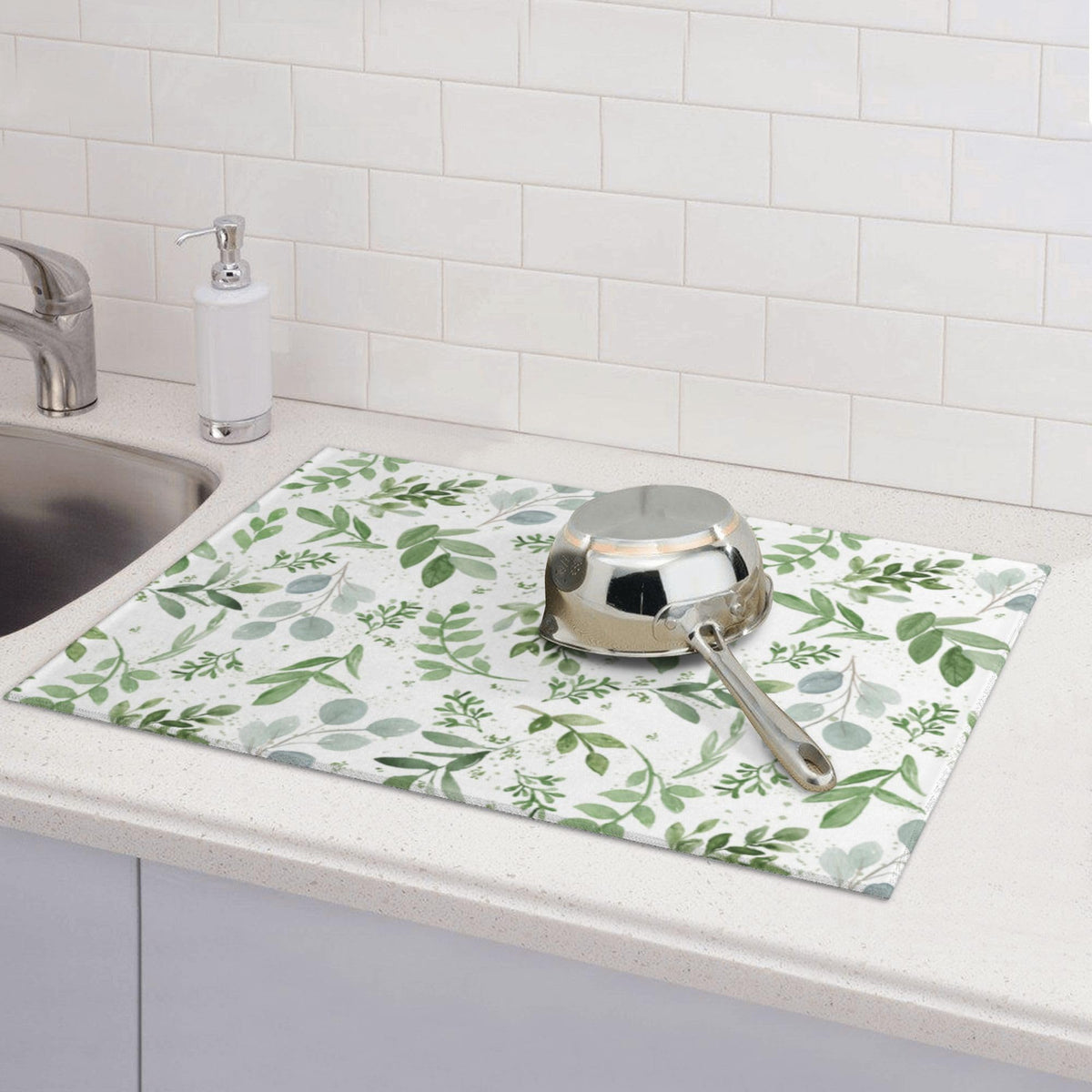 Vodbne Sage Green Mat uses waterproof-ink sage pattern to decorate while resisting fading.
