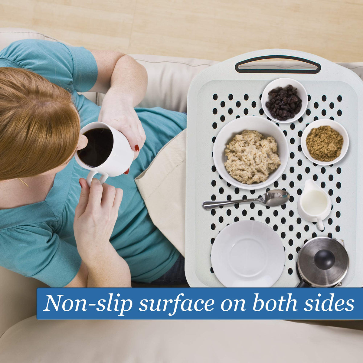 Volila black and white trays complement any decor during meals.
