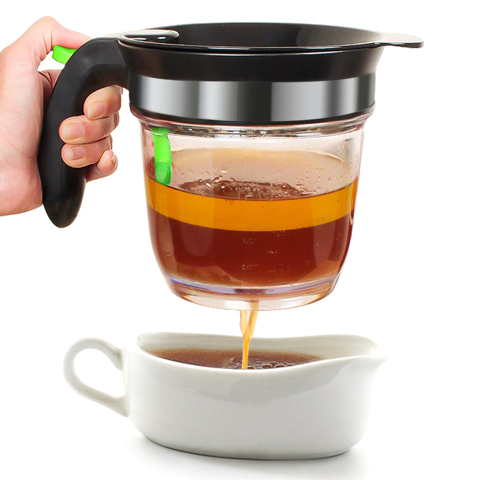 VONDIOR fat separator bottom release pours gravy cleanly into a bowl