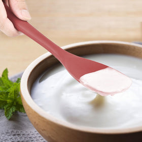 Vovoly nonstick-friendly spoonula protects nonstick pans from scratches.