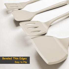 Vovoly slotted spatula draining grease from fried foods