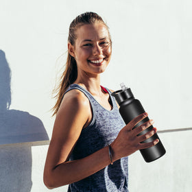 VQRRCKI 40 oz fits most cup holders for on-the-go hydration.