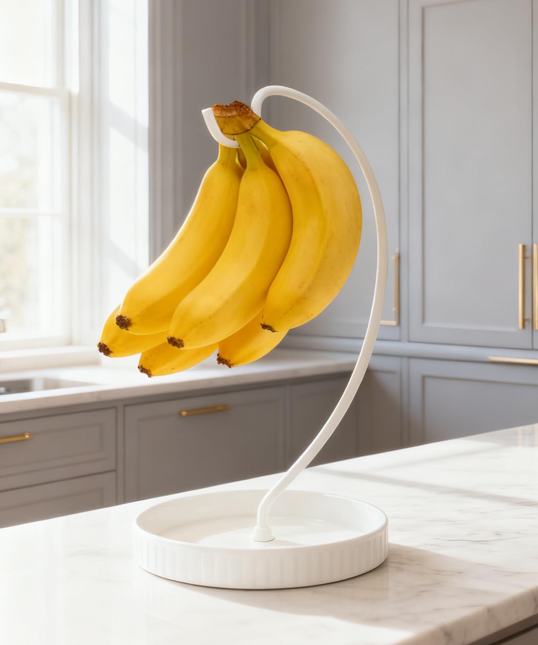 VROOMIUM Banana Holder Stand makes a thoughtful gift for home decor lovers.
