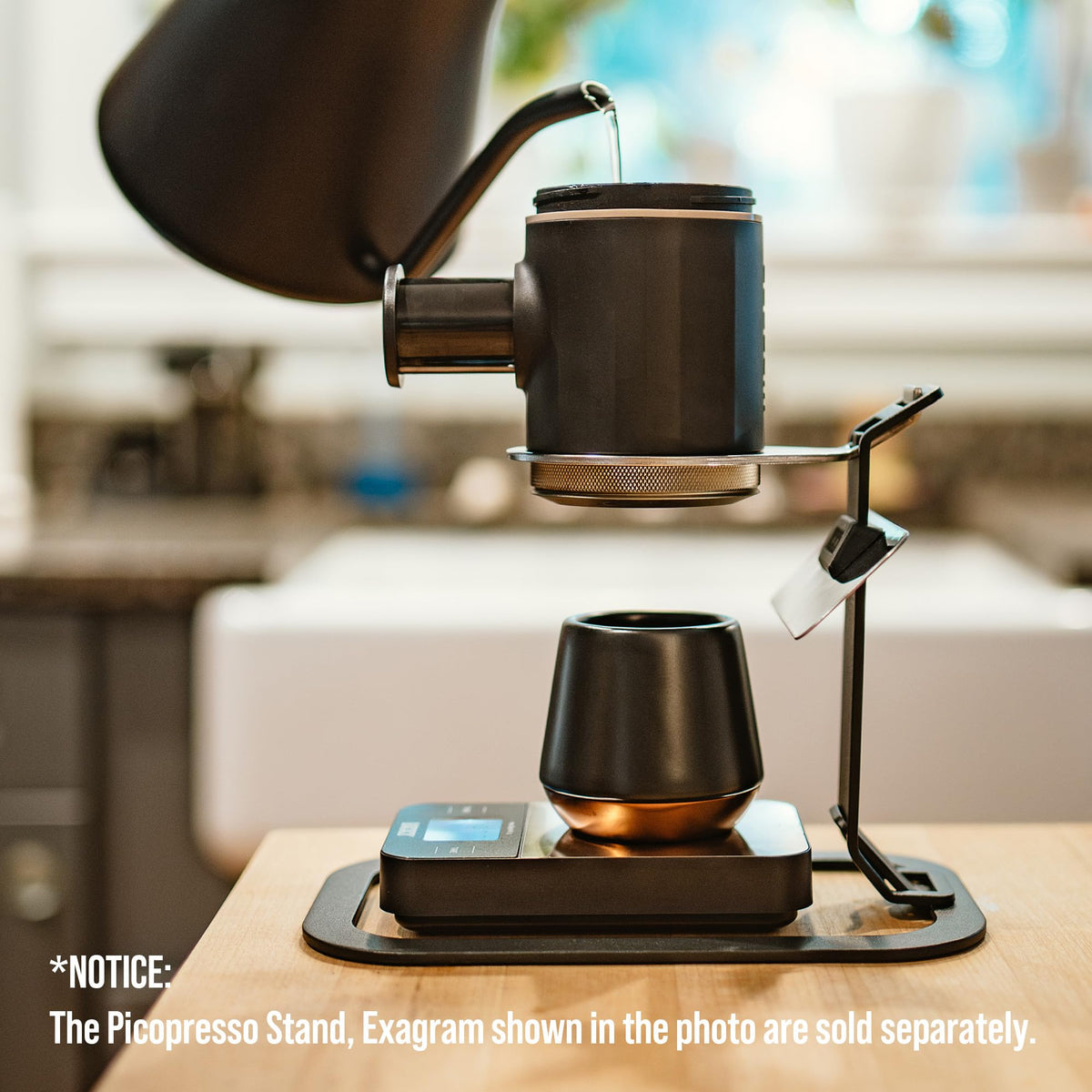 WACACO Picopresso manual operation emphasizing durable, portable design.