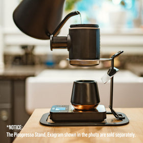 WACACO Picopresso manual operation emphasizing durable, portable design.
