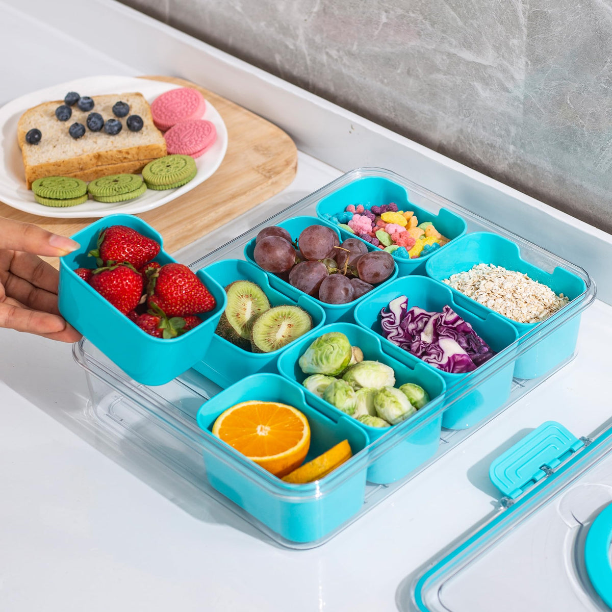 WACOI travel snack container with sealable lid for mess-free transport
