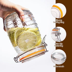 WACOI wide-mouth jar enables easy filling and cleaning.