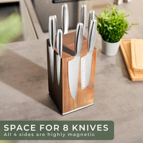 WALDWERK surface on acacia wood keeps knives safe and blade-friendly.