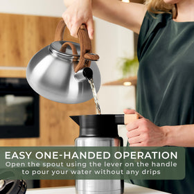 WALDWERK tea kettle with integrated lever for safe pouring.