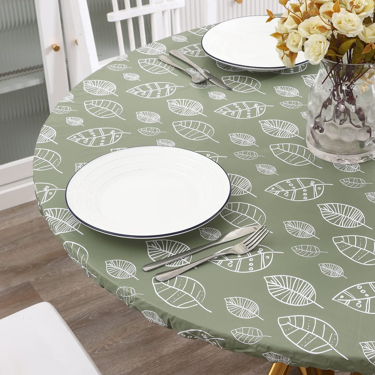 Walrus fitted round tablecloth designed for 45-56 inch tables.