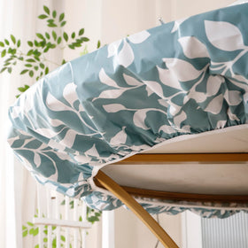Walrus round vinyl tablecloth is easy to wipe clean after meals.
