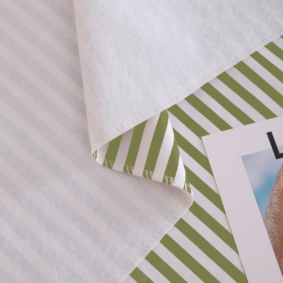 Walrus stain-resistant, wipeable surface allows quick cleanup after meals