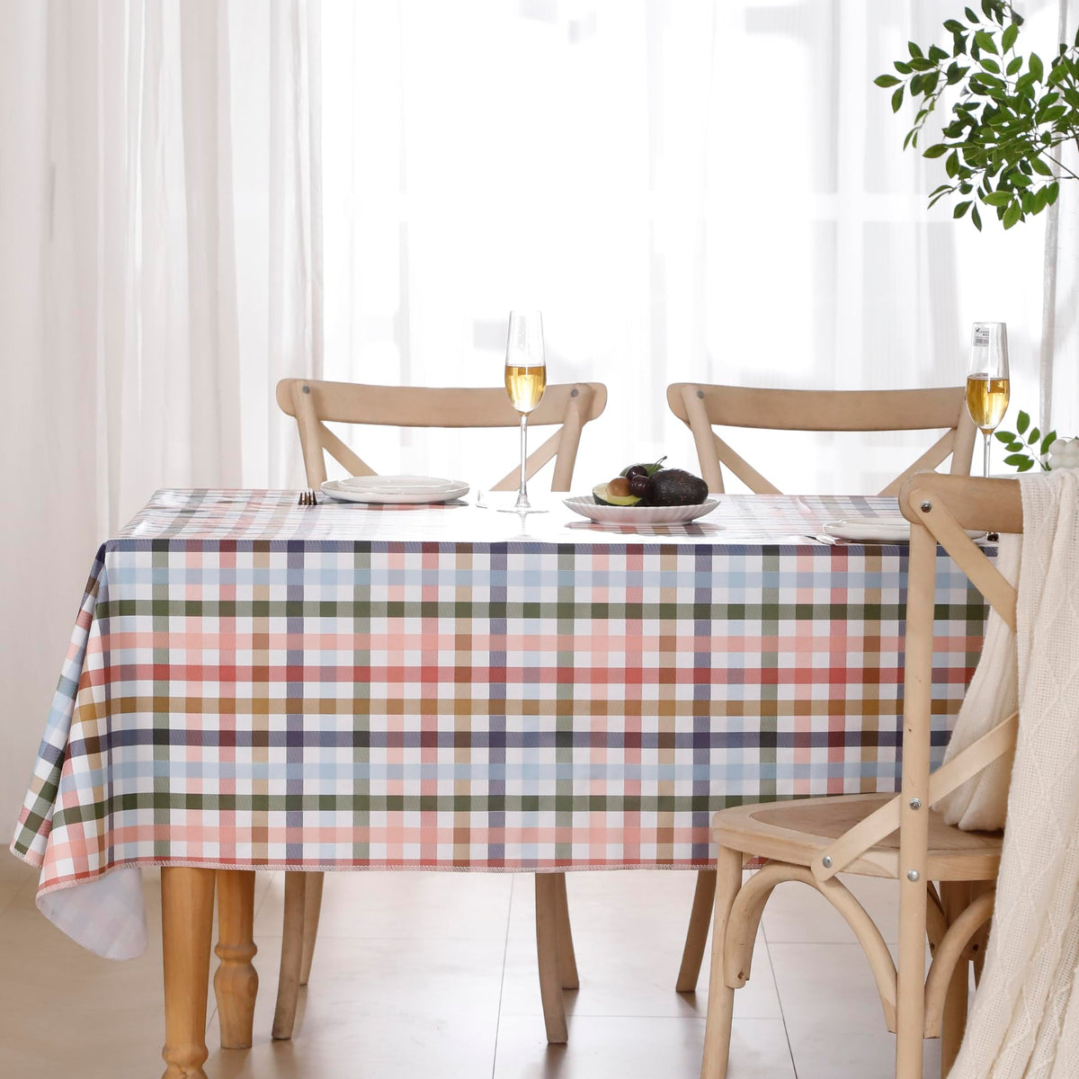 Walrus waterproof oil-proof vinyl tablecloth keeps outdoor meals clean and easy to wipe