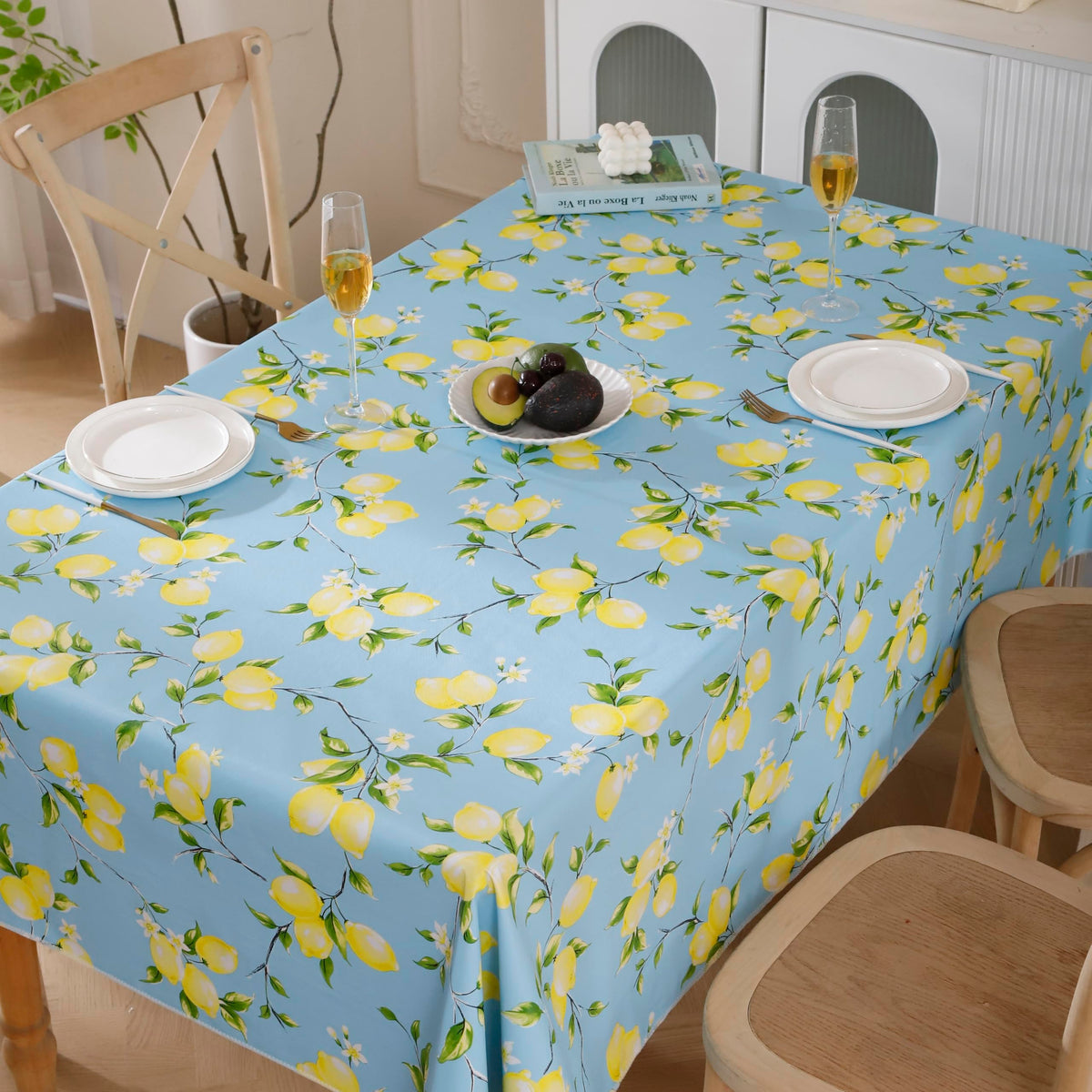 Walrus wipeable design enables fast cleanup after meals.