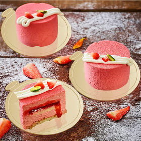 Wanbao gold cake base supports mousse desserts and pastries.