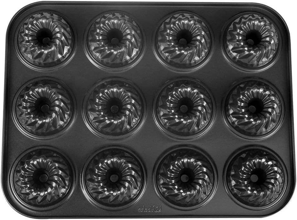 Webake heavy-gauge carbon steel construction for even heat