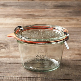 Weck 741 microwave-safe glass jar ideal for quick reheating and storage.