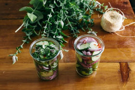 Weck 743 preserve-jam jar offers reliable airtight preservation.