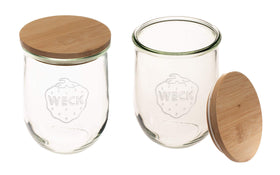 Glass lid and gasket on WECK jar ensure airtight storage.