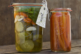 Weck Mold Jar preserves sauces with airtight sealing