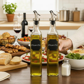 WERTIOO labeled bottles make oil and vinegar easy to identify.