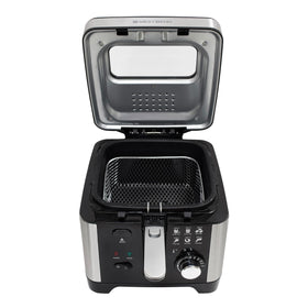 West Bend Deep Fryer detachable oil tank simplifies cleaning and storage
