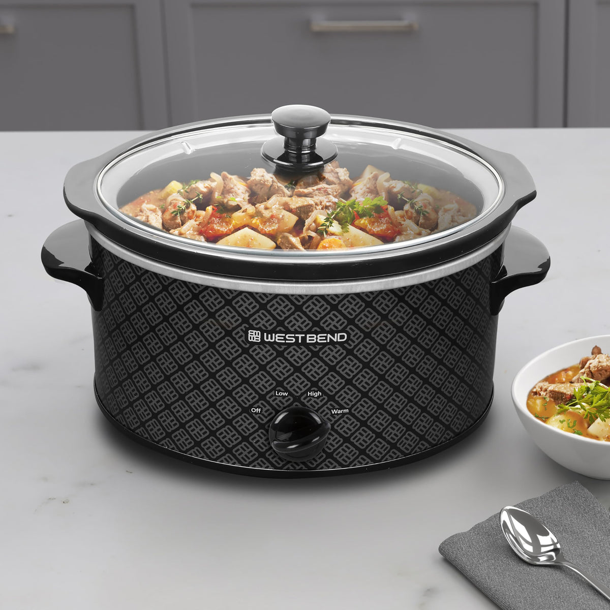 West Bend slow cooker glass lid to trap aromas