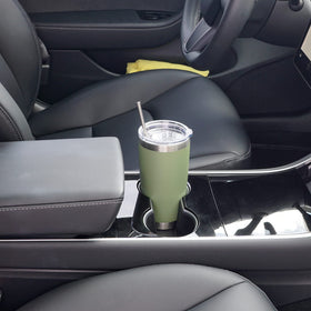 WETOWETO army green tumbler's double-wall insulation preserves temperature for hours.
