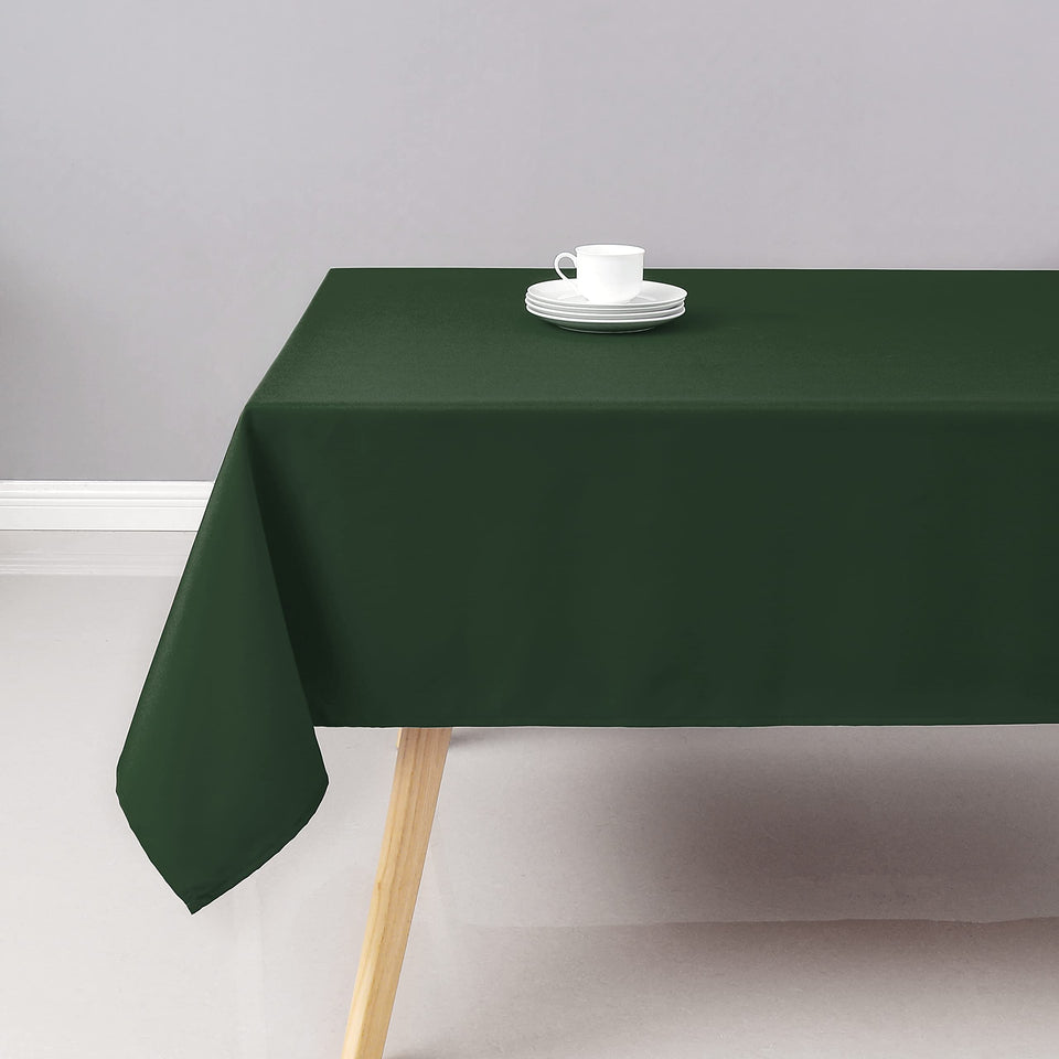 Wewoch Hunter Green rectangle tablecloth in 60x84 inches protects and elevates dining tables.